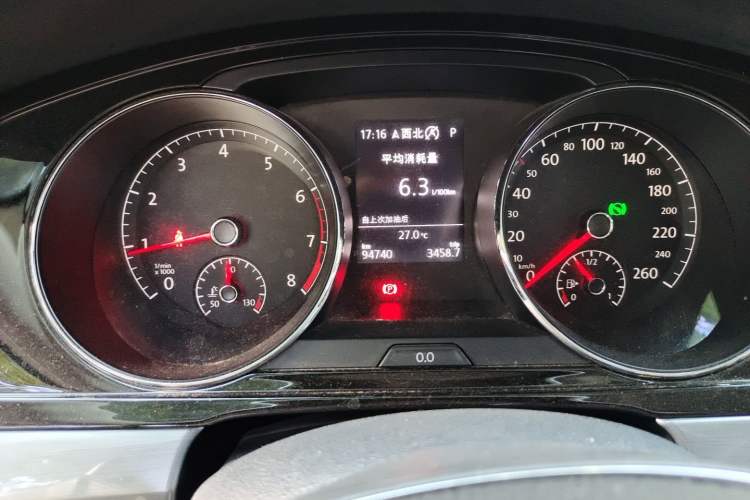 Used Volkswagen Lamando 2018 280TSI DSG Comfort Edition Odometer Close Up