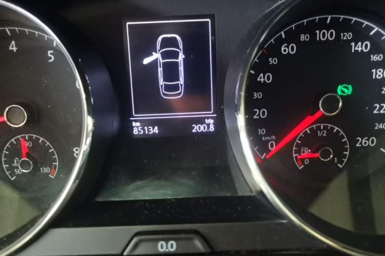 Used Volkswagen Lamando 2018 280TSI DSG Comfort Edition Odometer Close Up