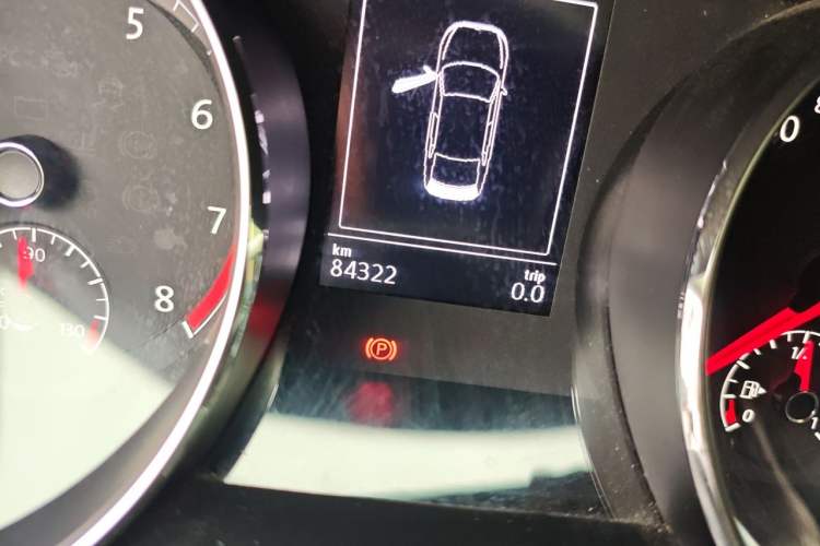 Used Volkswagen Lamando 2018 280TSI DSG Comfort Edition Odometer Close Up