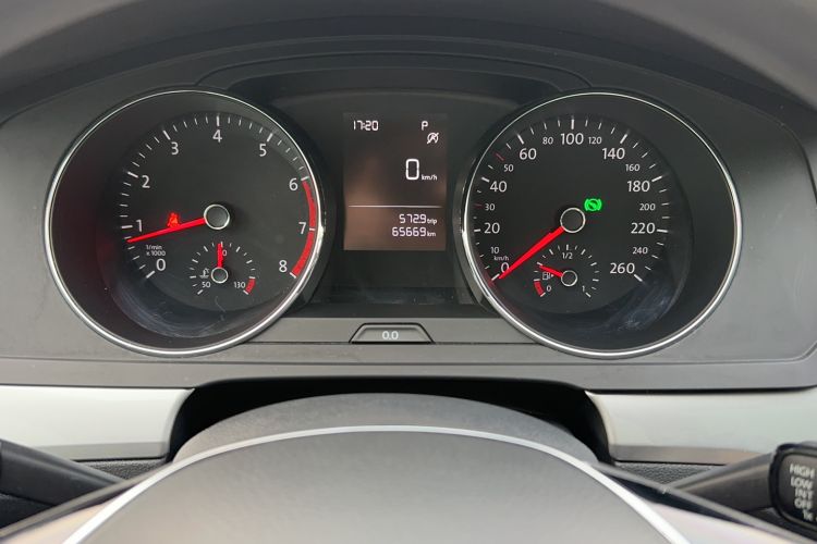 Used Volkswagen Lamando 2018 230TSI DSG Fashion Edition Odometer Close Up