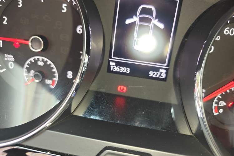Used Volkswagen Lamando 2018 280TSI DSG Comfort Edition Odometer Close Up