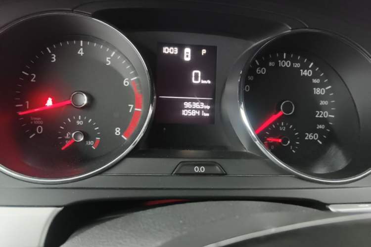 Used Volkswagen Lamando 2018 230TSI DSG Fashion Edition Odometer Close Up