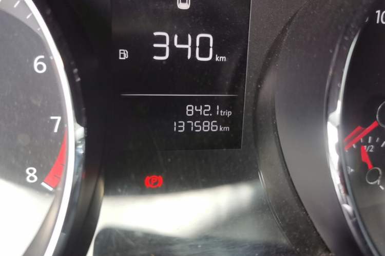Used Volkswagen Lamando 2018 230TSI DSG Fashion Edition Odometer Close Up