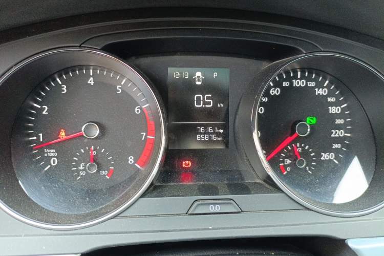 Used Volkswagen Lamando 2018 230TSI DSG Fashion Edition Odometer Close Up