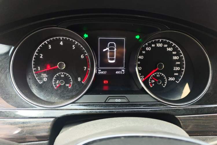 Used Volkswagen Lamando 2018 280TSI DSG Comfort Edition Odometer Close Up