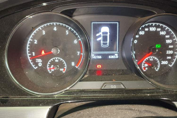 Used Volkswagen Lamando 2018 280TSI DSG Comfort Edition Odometer Close Up