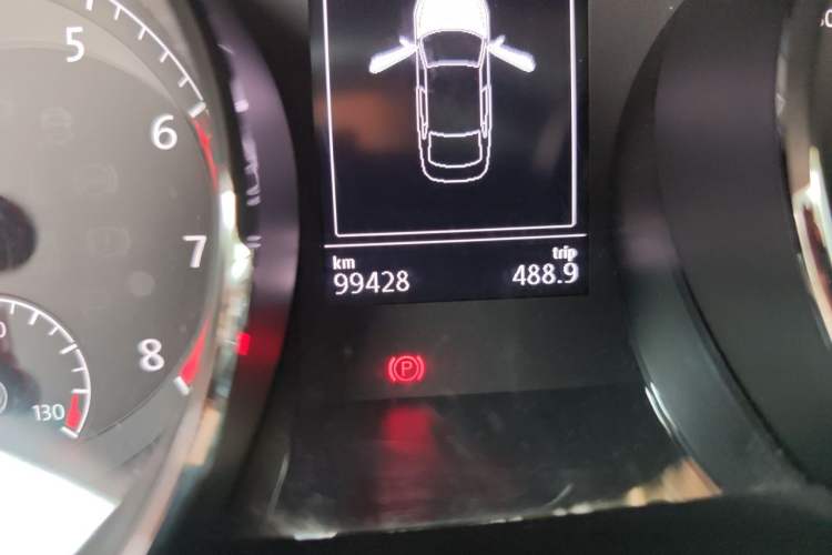 Used Volkswagen Lamando 2018 280TSI DSG Comfort Edition Odometer Close Up