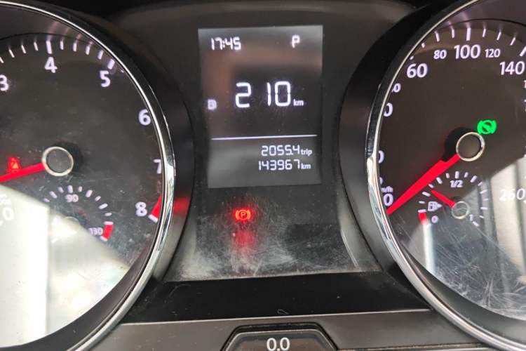 Used Volkswagen Lamando 2018 230TSI DSG Fashion Edition Odometer Close Up