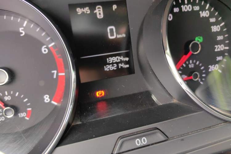 Used Volkswagen Lamando 2018 230TSI DSG Fashion Edition Odometer Close Up
