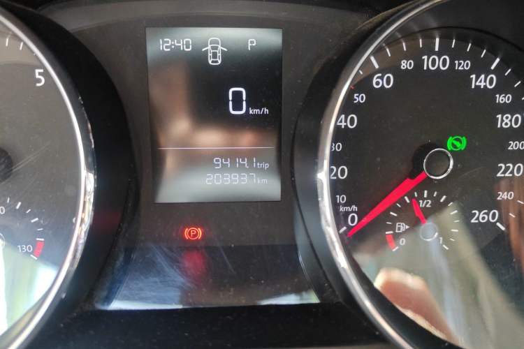 Used Volkswagen Lamando 2018 230TSI DSG Fashion Edition Odometer Close Up