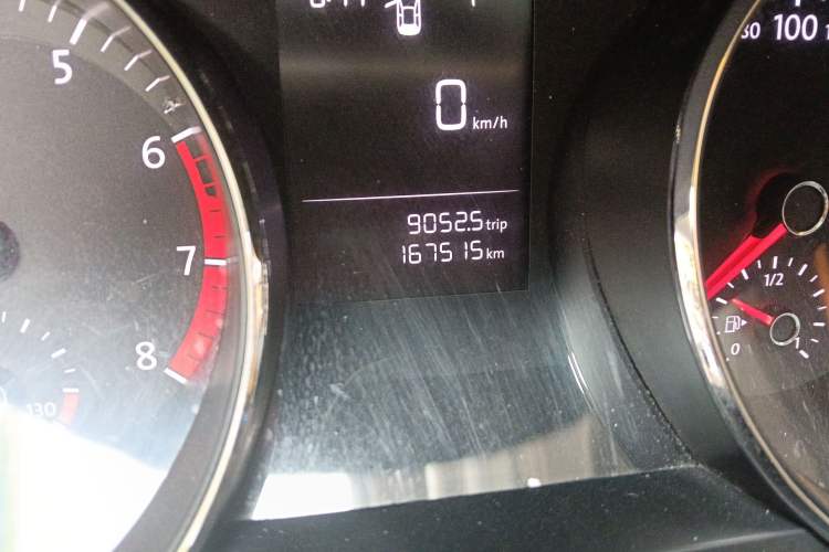 Used Volkswagen Lamando 2018 230TSI DSG Fashion Edition Odometer Close Up