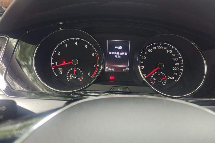 Used Volkswagen Lamando 2018 280TSI DSG Comfort Edition Odometer Close Up