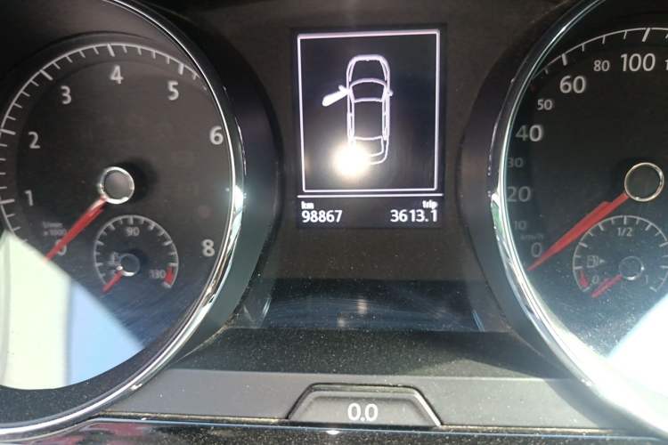 Used Volkswagen Lamando 2018 280TSI DSG Comfort Edition Odometer Close Up