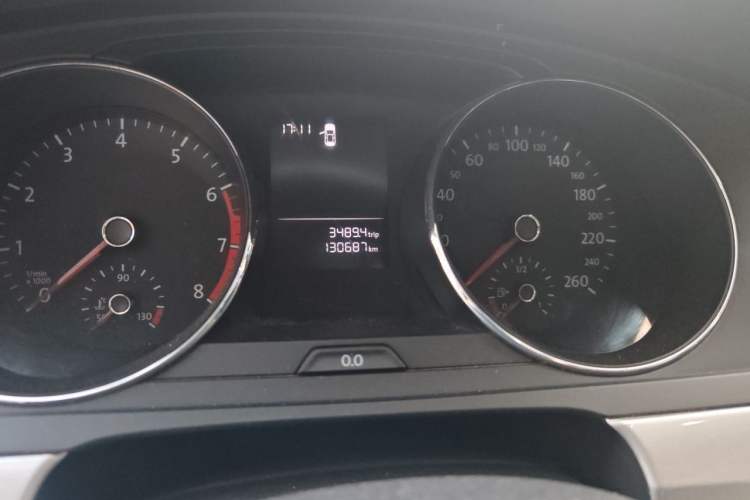 Used Volkswagen Lamando 2018 230TSI DSG Fashion Edition Odometer Close Up