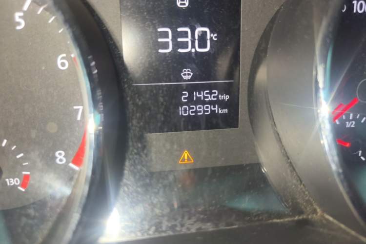 Used Volkswagen Lamando 2018 230TSI DSG Fashion Edition Odometer Close Up