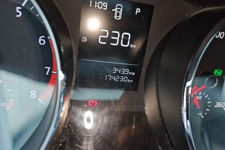 Used Volkswagen Lamando 2018 230TSI DSG Fashion Edition Odometer Close Up