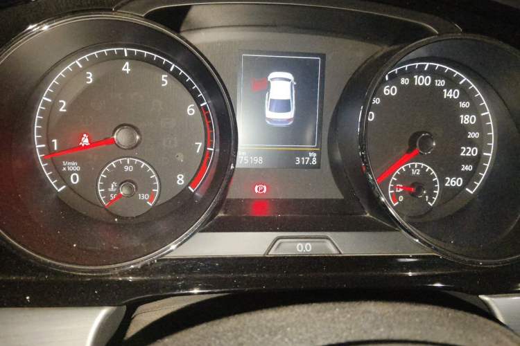 Used Volkswagen Lamando 2018 280TSI DSG Luxury Edition Odometer Close Up