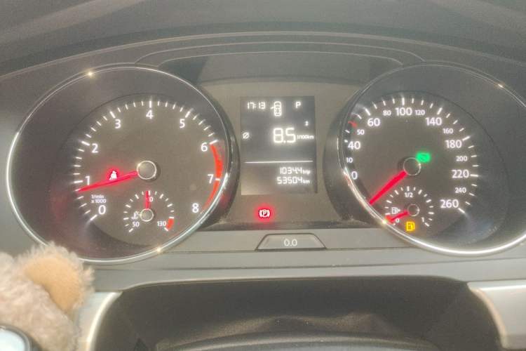 Used Volkswagen Lamando 2018 230TSI DSG Fashion Edition Odometer Close Up