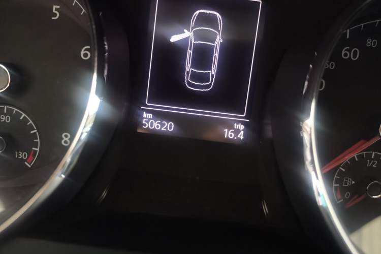 Used Volkswagen Lamando 2018 280TSI DSG Comfort Edition Odometer Close Up