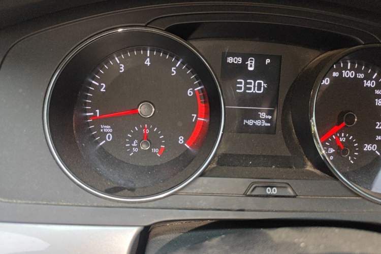 Used Volkswagen Lamando 2018 230TSI DSG Fashion Edition Odometer Close Up