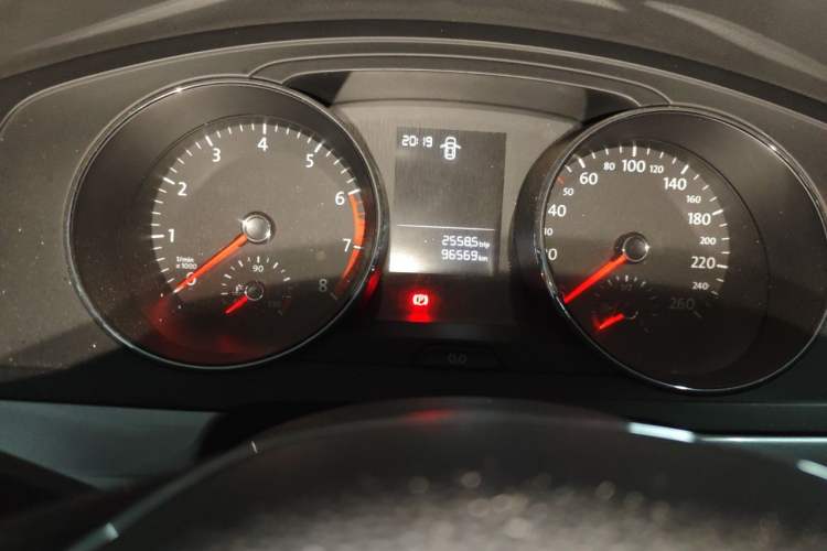 Used Volkswagen Lamando 2018 230TSI DSG Fashion Edition Odometer Close Up