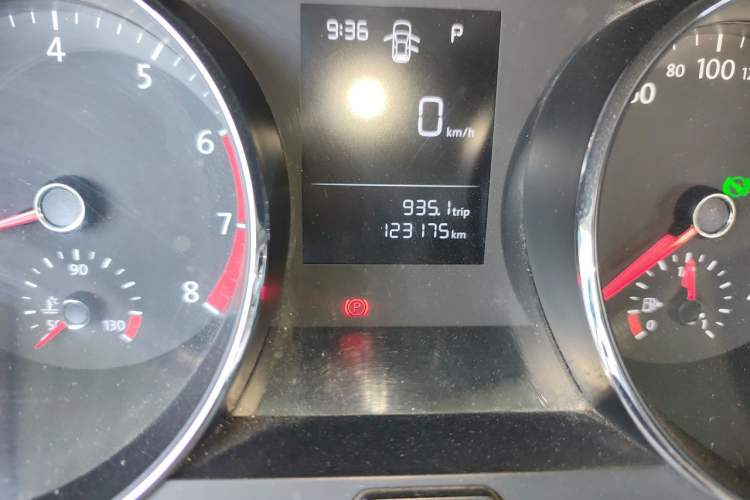 Used Volkswagen Lamando 2018 230TSI DSG Fashion Edition Odometer Close Up