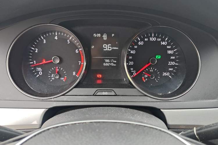 Used Volkswagen Lamando 2018 230TSI DSG Fashion Edition Odometer Close Up