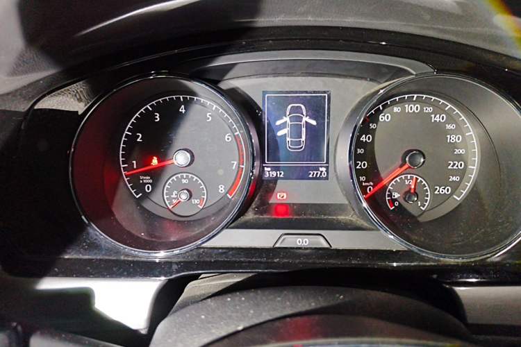 Used Volkswagen Lamando 2018 280TSI DSG Comfort Edition Odometer Close Up