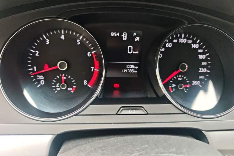 Used Volkswagen Lamando 2018 230TSI DSG Fashion Edition Odometer Close Up