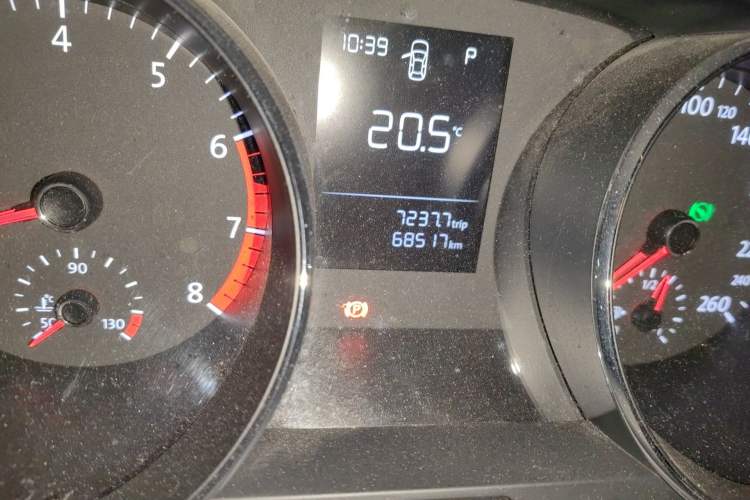 Used Volkswagen Lamando 2018 230TSI DSG Fashion Edition Odometer Close Up