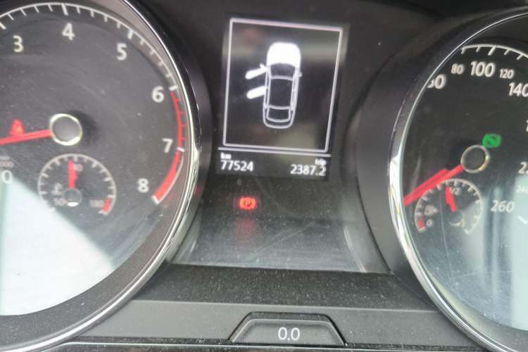 Used Volkswagen Lamando 2018 280TSI DSG Comfort Edition Odometer Close Up