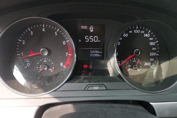 Used Volkswagen Lamando 2018 230TSI Manual Trend Edition Odometer Close Up