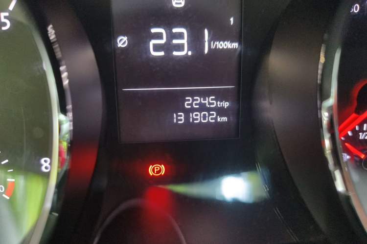 Used Volkswagen Lamando 2018 230TSI DSG Fashion Edition Odometer Close Up