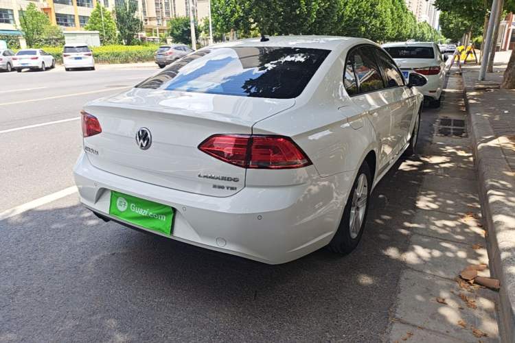 Used Volkswagen Lamando 2018 230TSI DSG Fashion Edition Rear Right 45 Deg