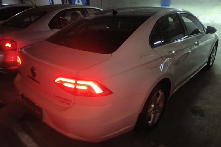 Used Volkswagen Lamando 2018 230TSI DSG Fashion Edition Rear Right 45 Deg