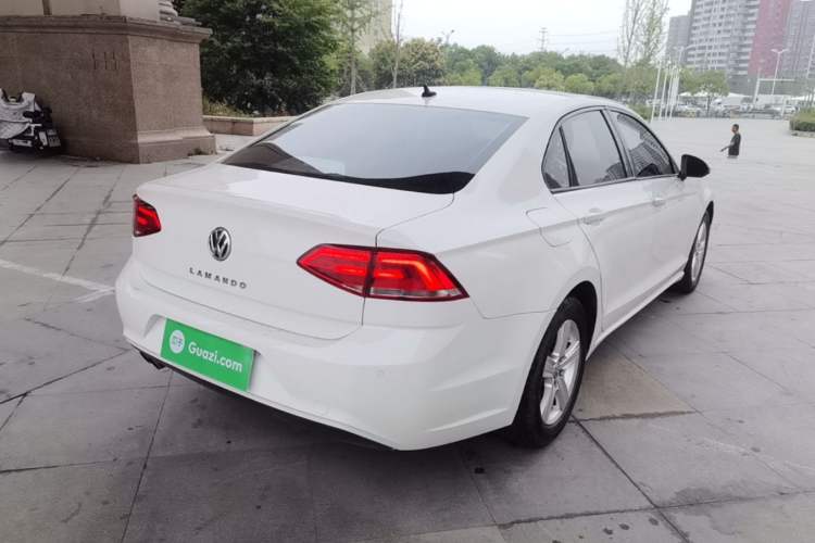 Used Volkswagen Lamando 2018 230TSI DSG Fashion Edition Rear Right 45 Deg