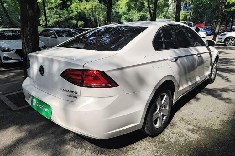 Used Volkswagen Lamando 2018 230TSI DSG Fashion Edition Rear Right 45 Deg