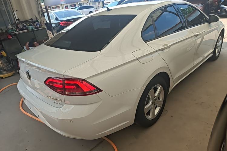 Used Volkswagen Lamando 2018 230TSI DSG Fashion Edition Rear Right 45 Deg