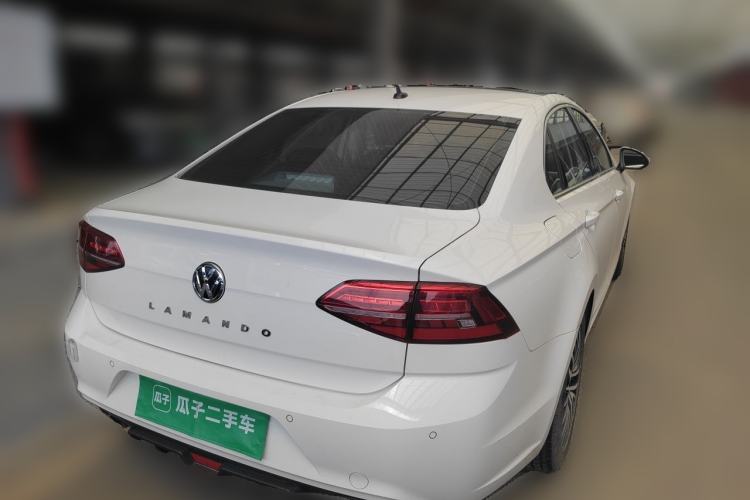 Used Volkswagen Lamando 2018 280TSI DSG Luxury Edition Rear Right 45 Deg