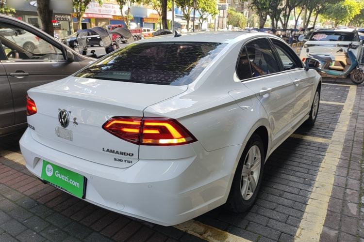 Used Volkswagen Lamando 2018 230TSI DSG Fashion Edition Rear Right 45 Deg