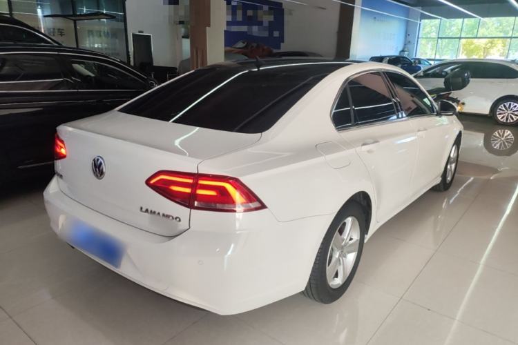 Used Volkswagen Lamando 2018 230TSI DSG Fashion Edition Rear Right 45 Deg