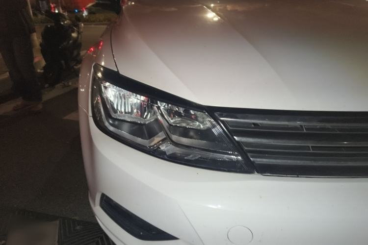Used Volkswagen Lamando 2018 280TSI DSG Comfort Edition Right Front Headlight
