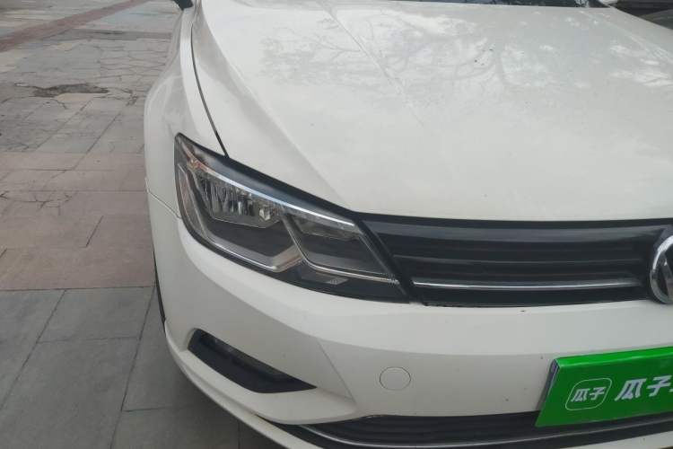 Used Volkswagen Lamando 2018 280TSI DSG Comfort Edition Right Front Headlight