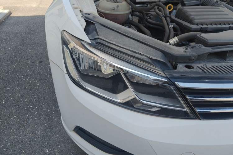 Used Volkswagen Lamando 2018 230TSI DSG Fashion Edition Right Front Headlight