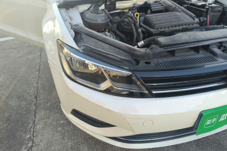 Used Volkswagen Lamando 2018 280TSI DSG Comfort Edition Right Front Headlight