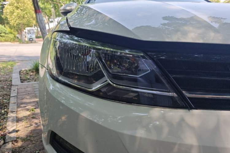 Used Volkswagen Lamando 2018 280TSI DSG Comfort Edition Right Front Headlight