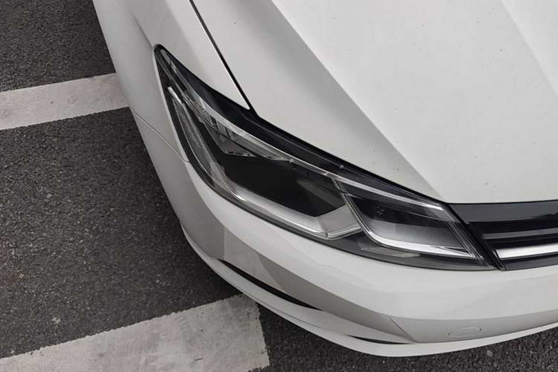Used Volkswagen Lamando 2018 280TSI Manual Comfort Edition Right Front Headlight