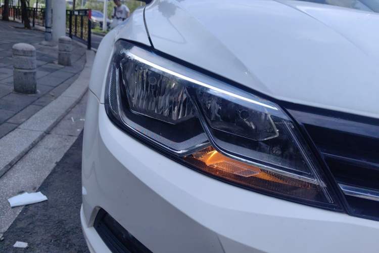 Used Volkswagen Lamando 2018 230TSI DSG Fashion Edition Right Front Headlight