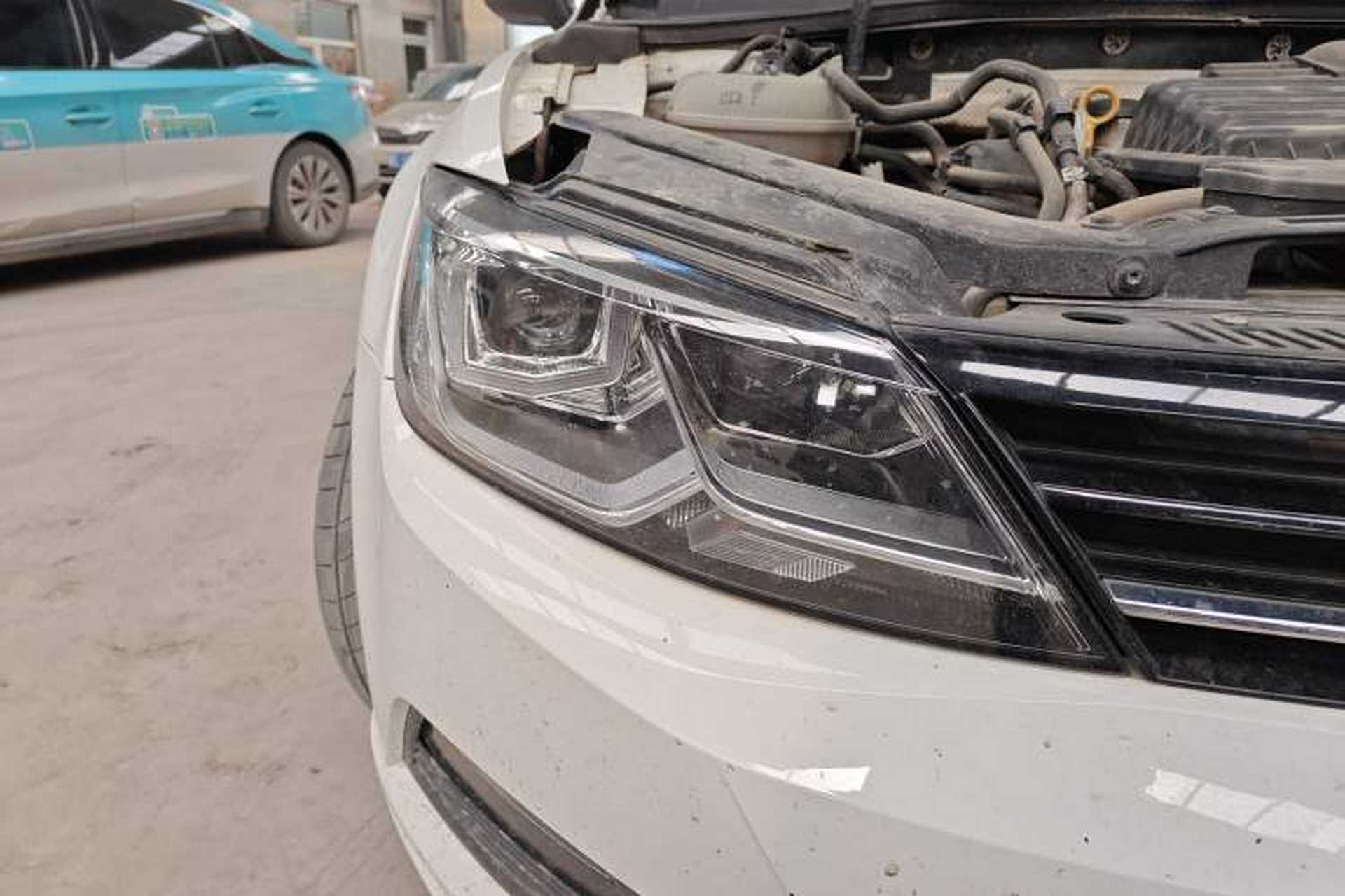 Used Volkswagen Lamando 2018 280TSI DSG Comfort Edition Right Front Headlight