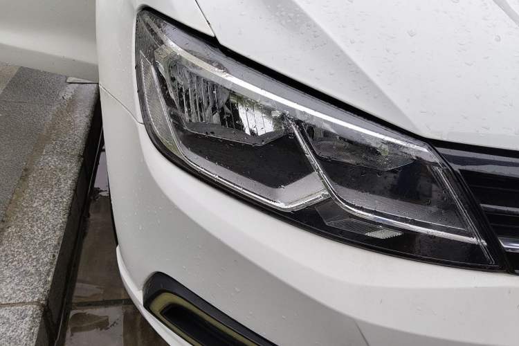 Used Volkswagen Lamando 2018 230TSI DSG Fashion Edition Right Front Headlight
